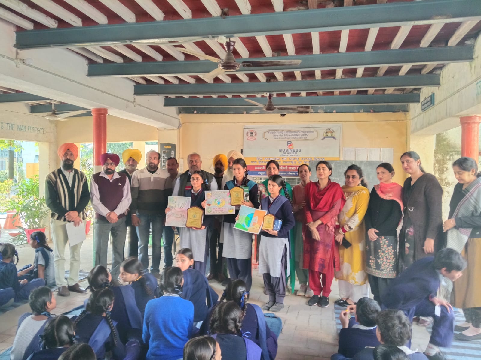 The Department of Agriculture organized competitions for students on stubble management.